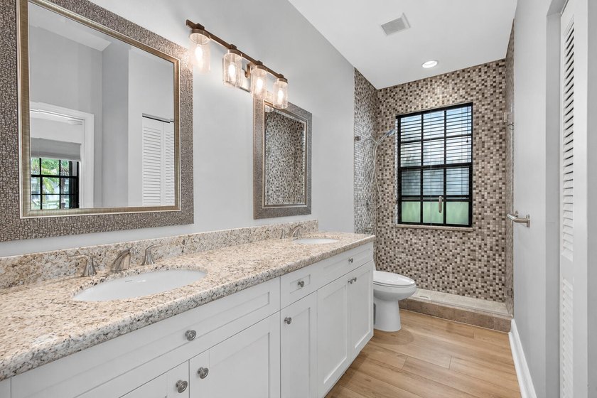 Beautiful Windsor Model Dover Home Located in Wycliffe Golf &amp; - photo 20