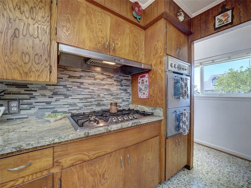 Charming mid-century modern ranch-style home in the desirable - photo 3