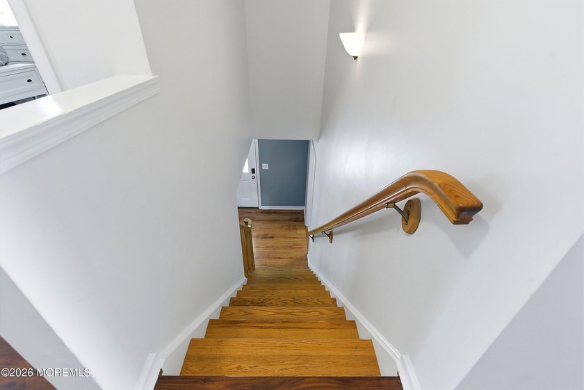 Welcome this beautifully maintained 4-bed, 2.5-bath Colonial w/ - photo 24