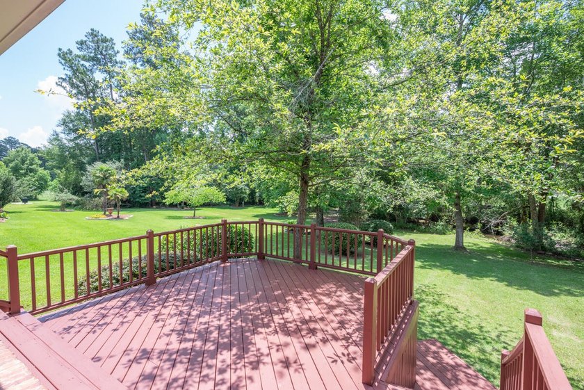 Stunning, triple split 4BD, 3BA, 2,769 sf, one-story brick home - photo 25