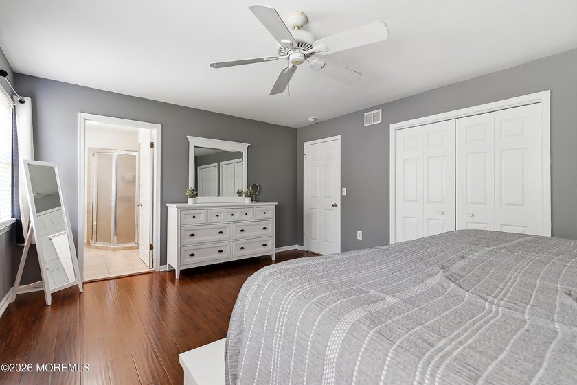 Welcome this beautifully maintained 4-bed, 2.5-bath Colonial w/ - photo 26