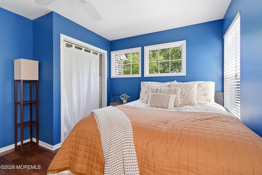 Welcome this beautifully maintained 4-bed, 2.5-bath Colonial w/ - photo 30