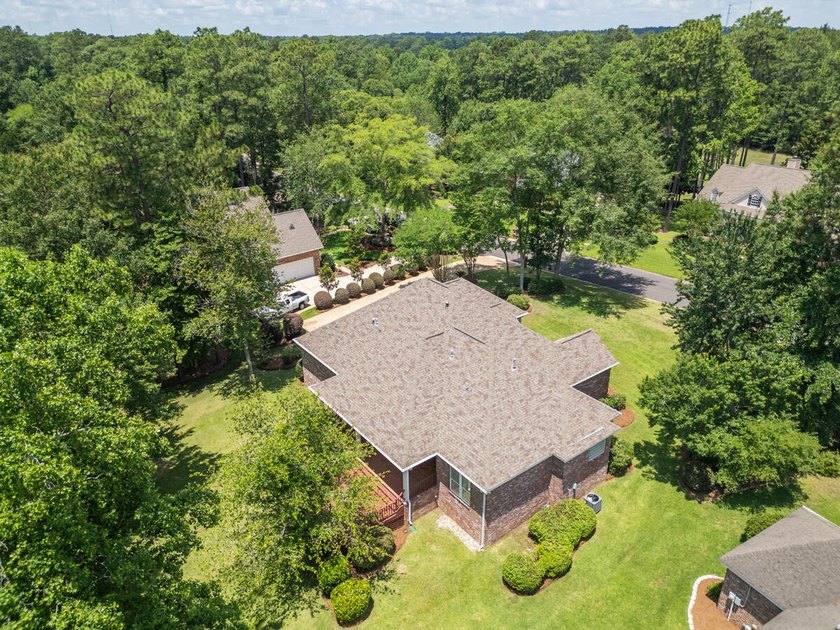 Stunning, triple split 4BD, 3BA, 2,769 sf, one-story brick home - photo 35