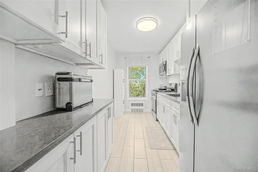 A must see. Beautiful Bright &amp; Spacious fully renovated 2 - photo 11