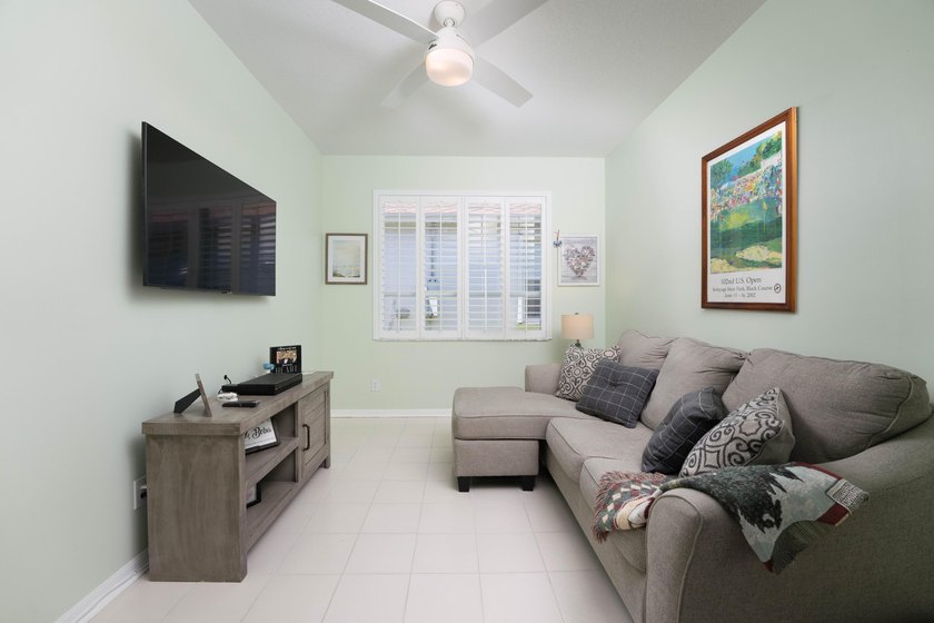 A gorgeous, well-maintained home nestled in the Isle of San - photo 14