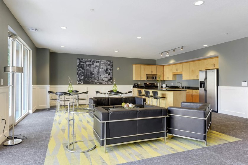 This beautifully updated end-unit condo is filled with natural - photo 28