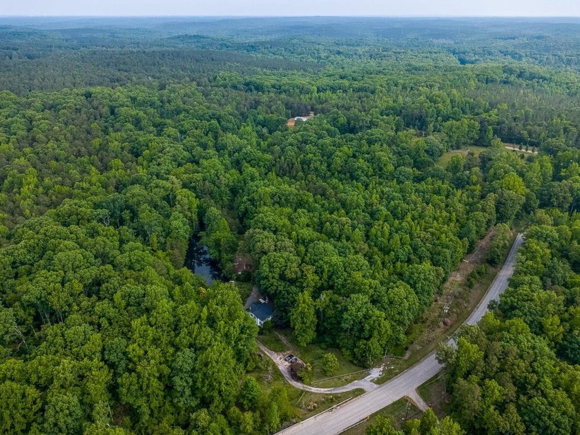 Enjoy country living with a combination of charm and privacy on - photo 18