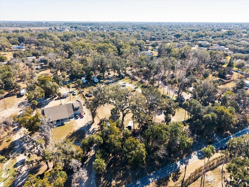 Welcome to your own piece of paradise across from Lake Apopka - photo 3