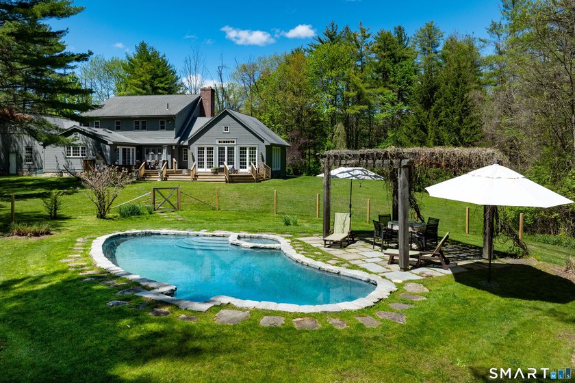 The Ultimate Entertainer's Estate! If your life centers around - photo 2