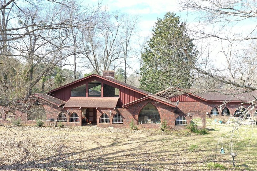 Private location. Nice home that needs some love. Over 47 acres - photo 11