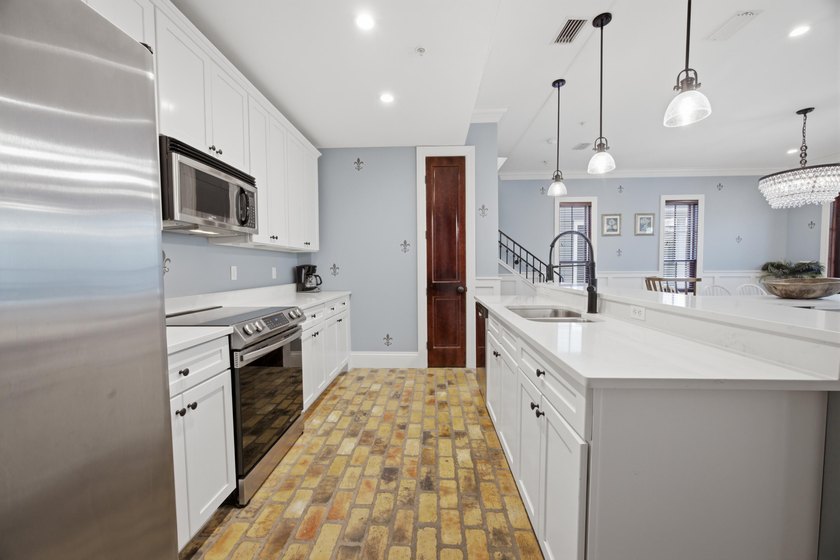 PRICED TO SELL!!! Welcome to this quintessential Baytowne Wharf - photo 12
