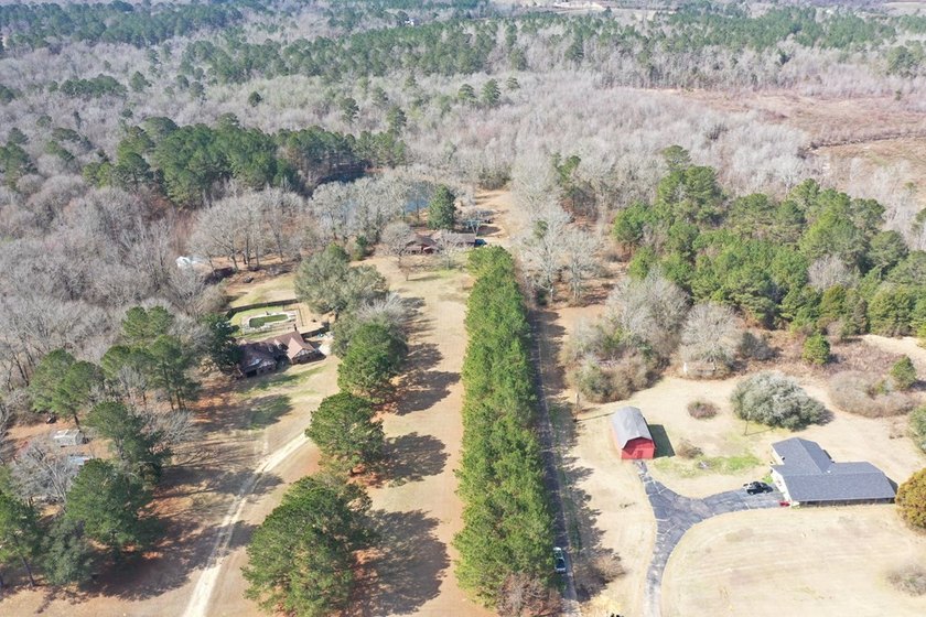 Private location. Nice home that needs some love. Over 47 acres - photo 17