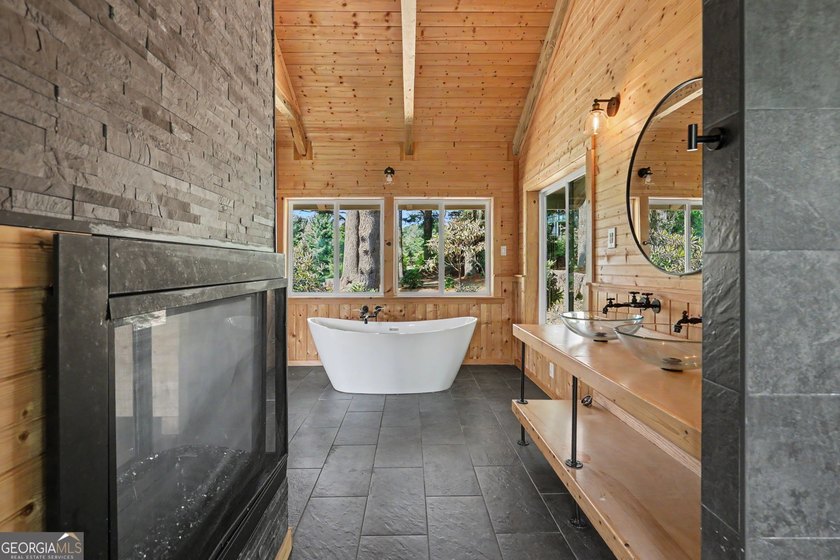Stunning Mountain Retreat with Panoramic Views &amp; Spacious - photo 30