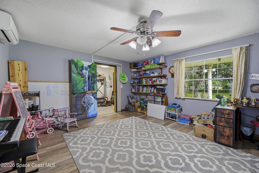 Discover the perfect blend of space, privacy, and opportunity - photo 6