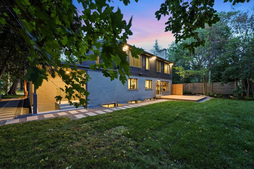 Located in one of Saint-Lambert's most sought-after - photo 4