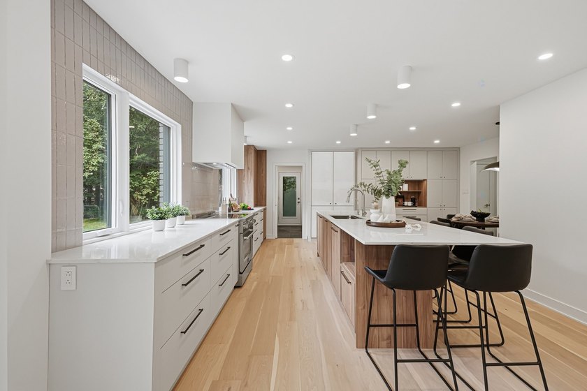 Located in one of Saint-Lambert's most sought-after - photo 6