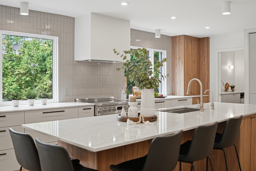 Located in one of Saint-Lambert's most sought-after - photo 8