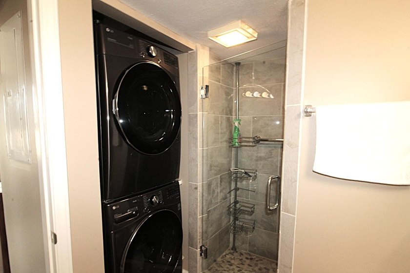 This ground floor 2BR/2BA, end-unit is located in the Tall Oaks - photo 16