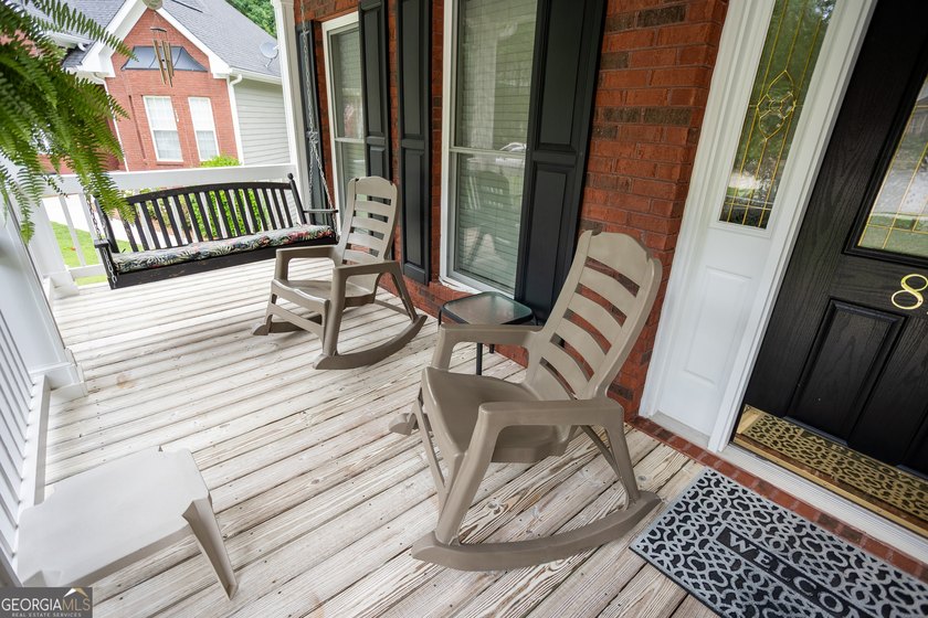 Welcome HOME! This custom-built dream home is absolutely - photo 4