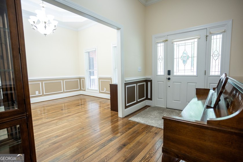 Welcome HOME! This custom-built dream home is absolutely - photo 6