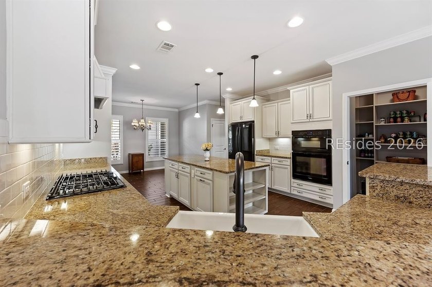 Rare single-story ranch home with FULL lagoon frontage on an 11 - photo 14