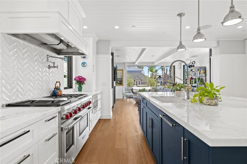 Indulge in luxurious coastal living with this fully furnished - photo 4