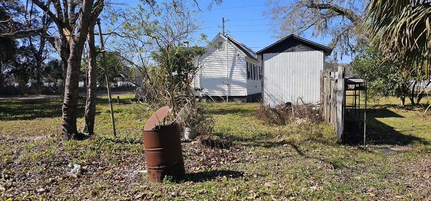 Discover the possibilities at 5676 Soutel Dr, Jacksonville, FL! - photo 11