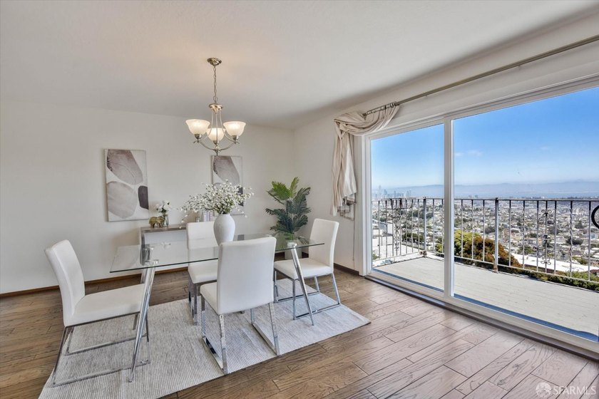 Outstanding 3-unit view building. Top unit penthouse features - photo 12