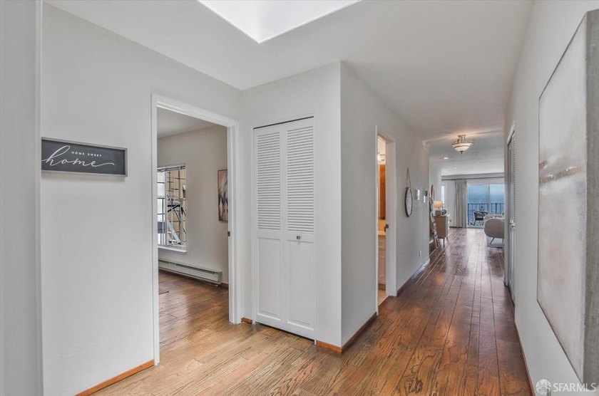 Outstanding 3-unit view building. Top unit penthouse features - photo 18