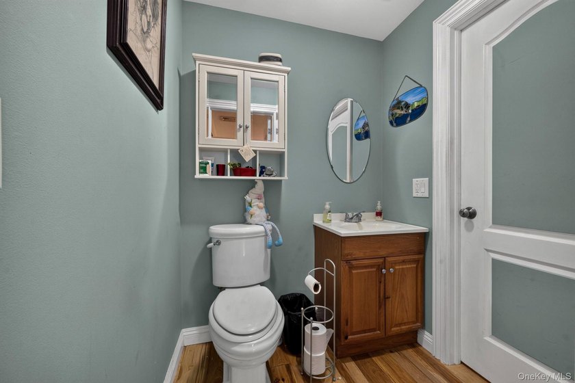 The home provides generous room sizes, abundant natural light - photo 20
