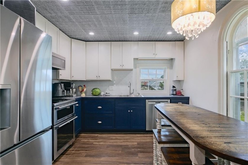 This stately 15-room residence, encompassing over 3,500 square - photo 21