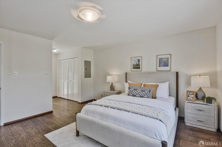 Outstanding 3-unit view building. Top unit penthouse features - photo 24