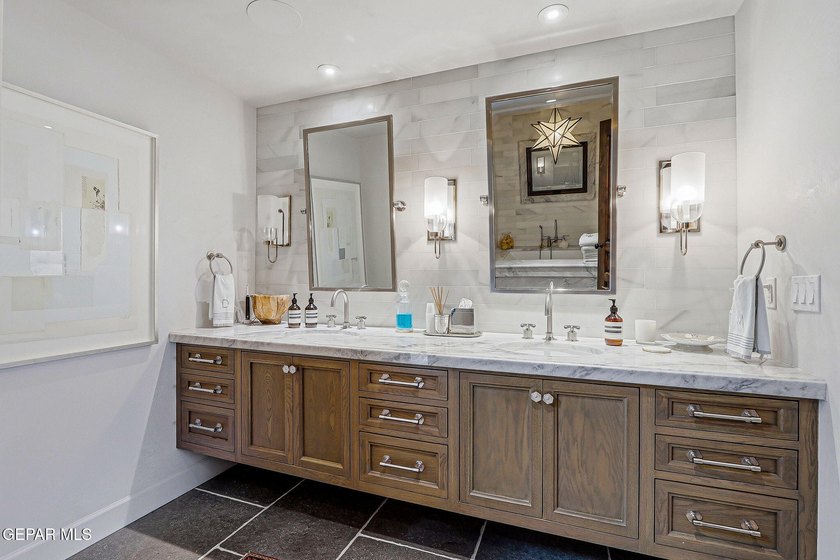 Experience timeless elegance and modern luxury in this - photo 36