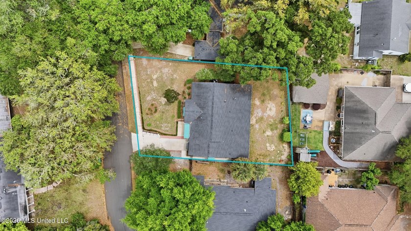 Charming and well-maintained, this 2-bedroom, 2-bath home in - photo 38