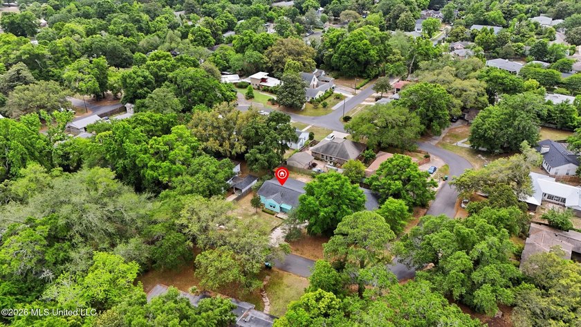 Charming and well-maintained, this 2-bedroom, 2-bath home in - photo 40