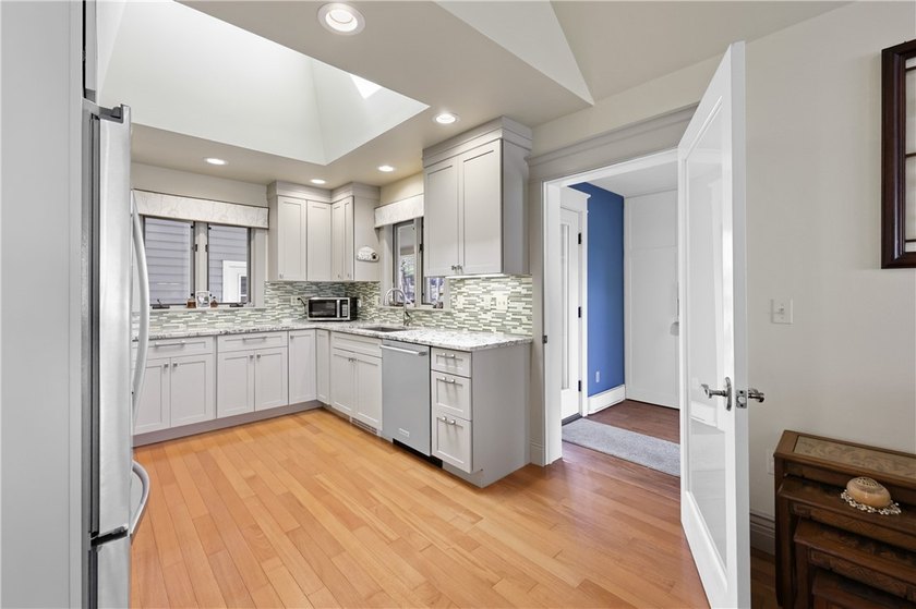 This stunning 3-bedroom, 2.5-bathroom home offers the ultimate - photo 9