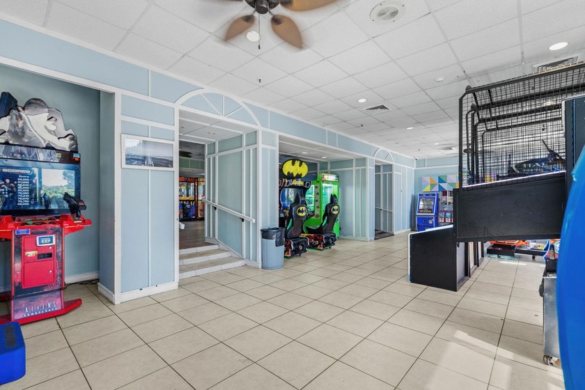Direct Oceanfront One bedroom and One bathroom condo located at - photo 33