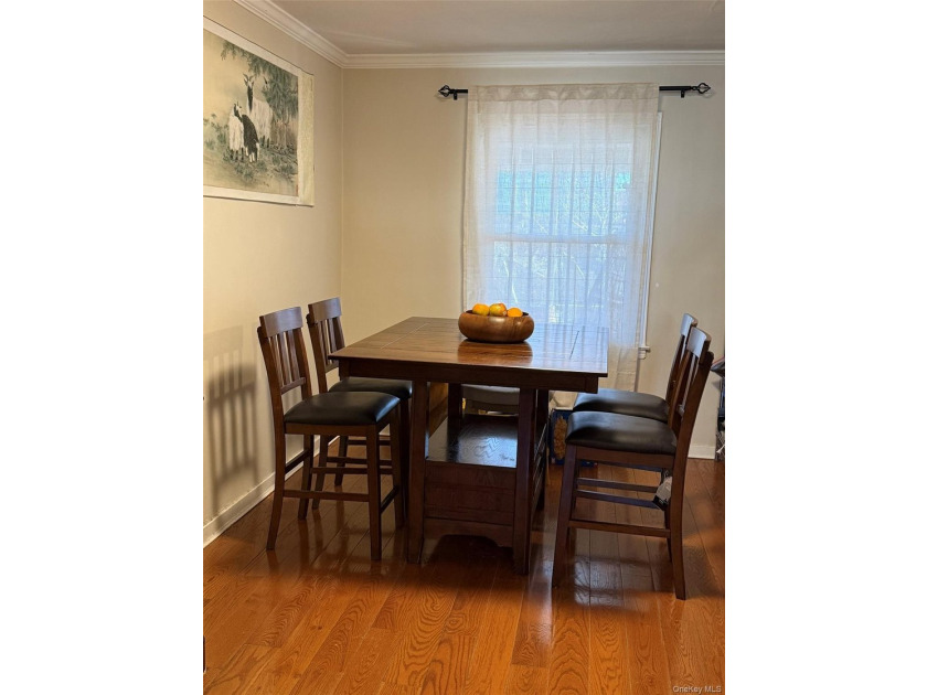 Prime Whitestone Location!. This classic brick townhouse - photo 5