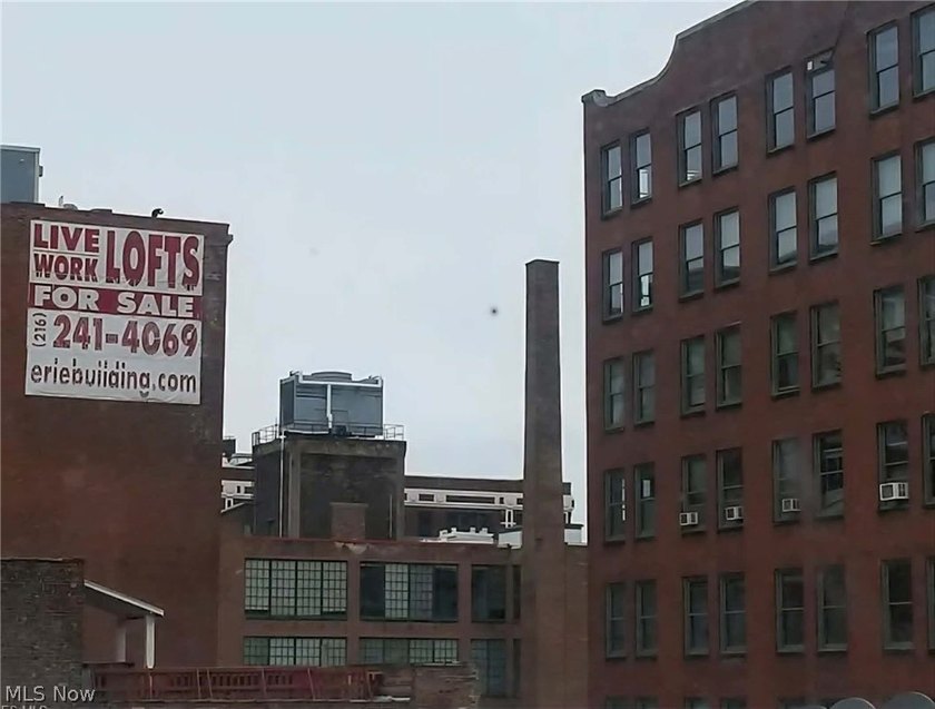 Grand Arcade. Warehouse District. Above Acqua di Dea and Olivia - photo 12