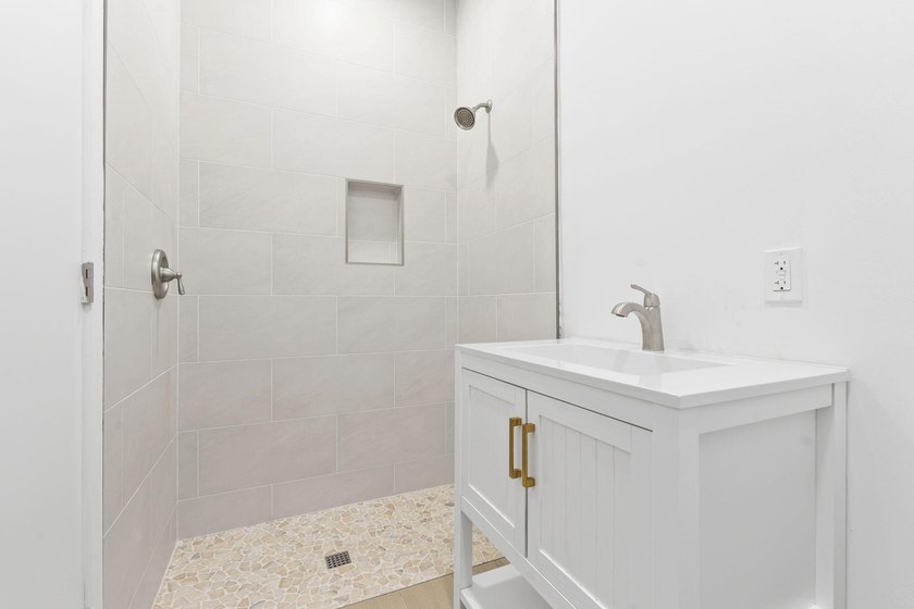 NEW 2026 CBS home with NO HOA! Stunning kitchen and baths! Split - photo 20
