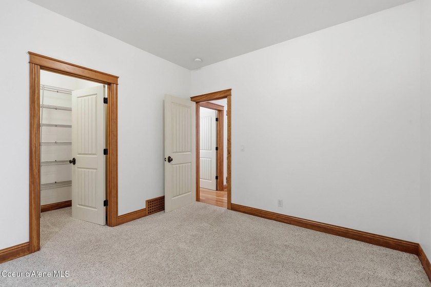 Located in the gated Hayden Lake Country Club Estates, this - photo 33