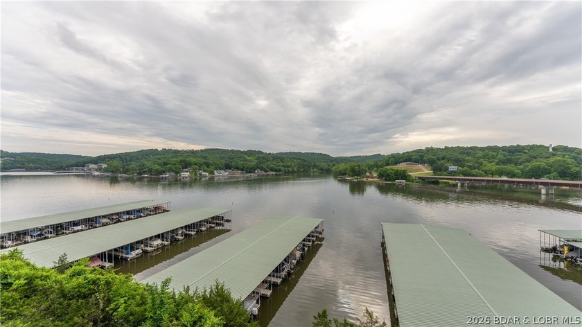 Rare DOUBLE condo offering 3,495 sq ft of lake living! This - photo 42
