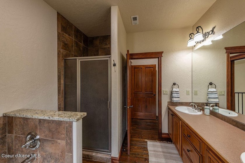 Welcome to your dream home at Priest Lake Golf Course! Perfect - photo 25