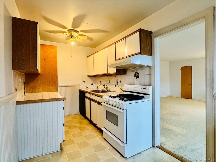 Located in the coveted Beech Hills community of - photo 8