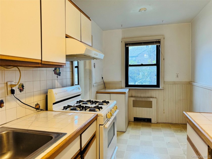 Located in the coveted Beech Hills community of - photo 9