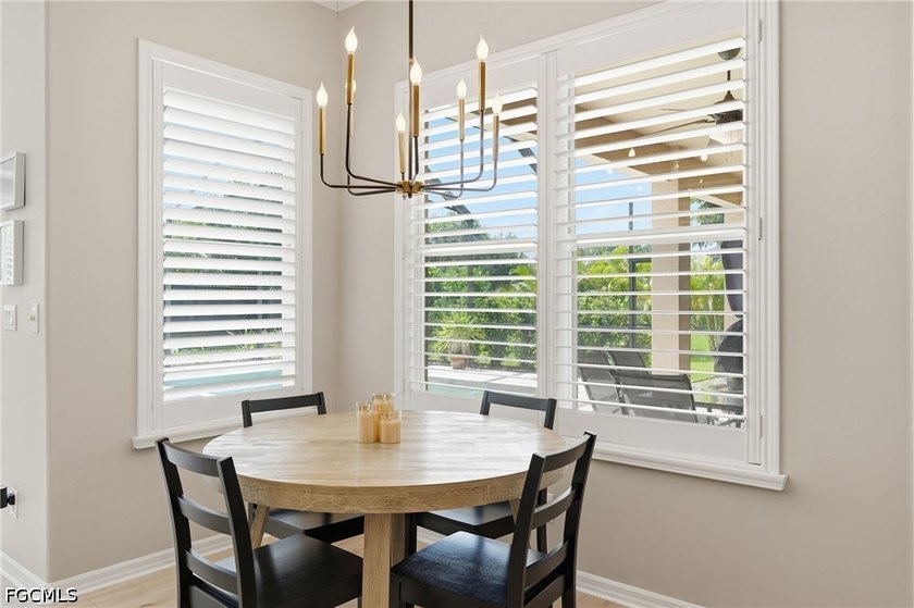 GREAT LOCATION with no Hurricane damage! Spacious and - photo 12
