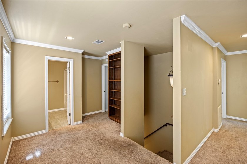 Experience lakeside living at its best on the Russellville side - photo 22