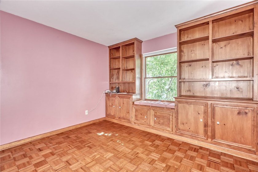 Welcome to 136 Hoover Road! This 1935 Colonial offers 4 spacious - photo 17