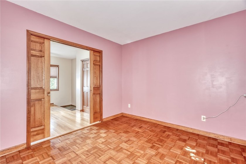 Welcome to 136 Hoover Road! This 1935 Colonial offers 4 spacious - photo 21