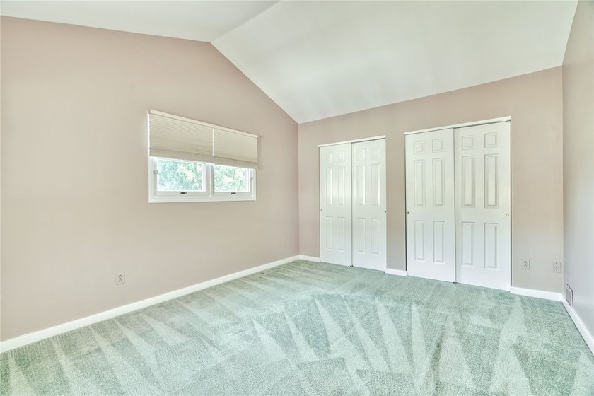 Welcome to 136 Hoover Road! This 1935 Colonial offers 4 spacious - photo 25